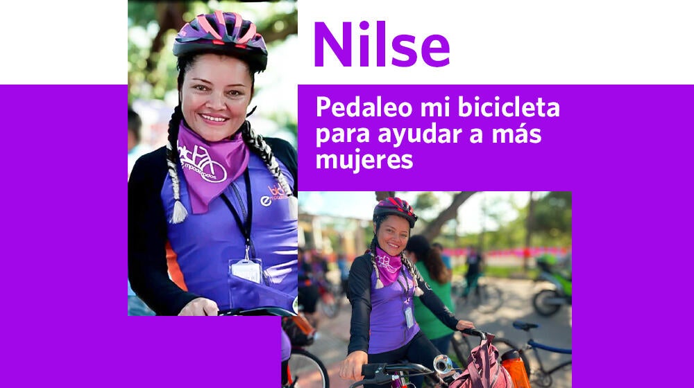 mujer en bicicleta con uniforme morado